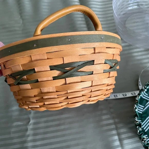 Longaberger Christmas Collection 1999 Popcorn Basket with Green Striped Liner - Picture 7 of 11